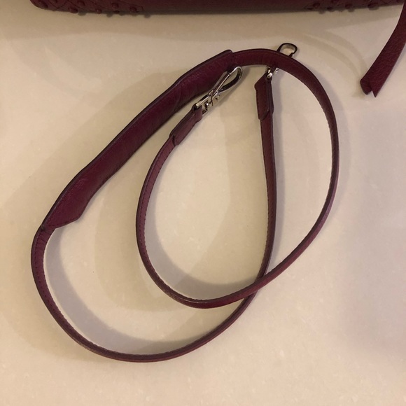 Tod's wave bag medium size in Burgandy - Picture 9 of 13